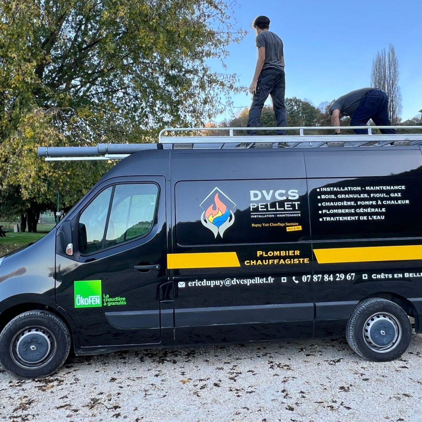 Véhicule floqué aux couleurs de DVCS Pellet